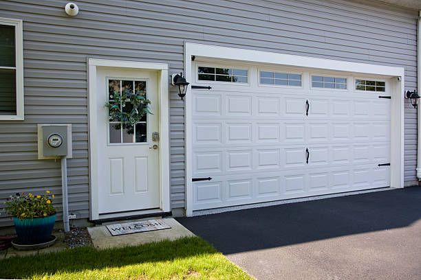 24/7 Emergency Garage Door Panel Replacement experts in Cathedral City, CA